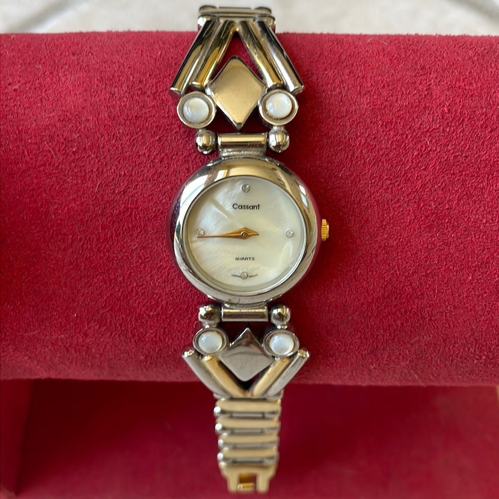 Cassan Women quartz watch